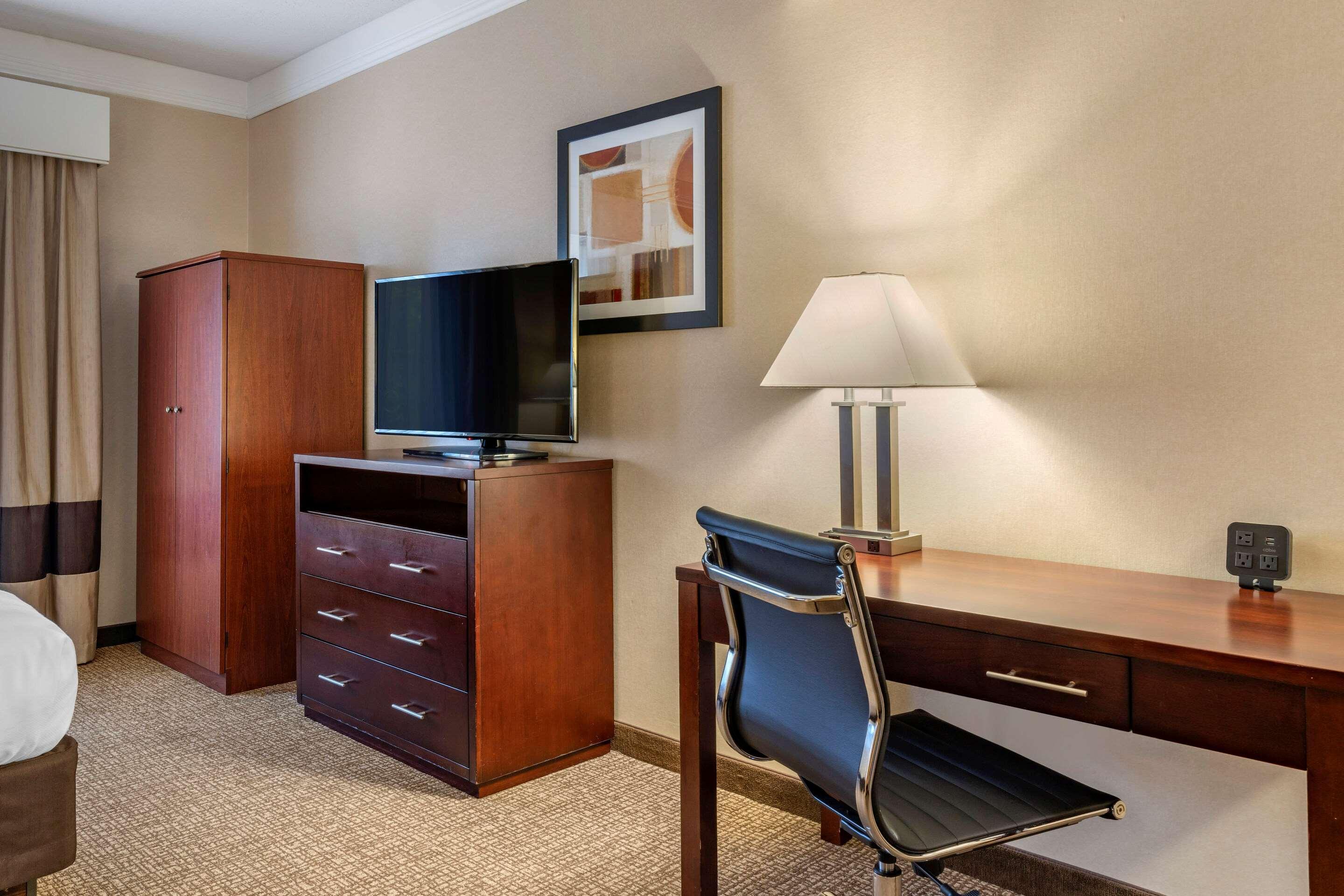 Comfort Suites Linn County Fairground And Expo Albany Exterior photo