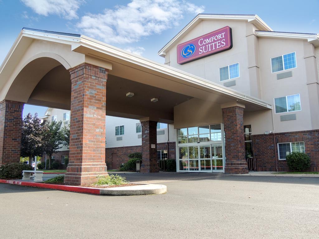 Comfort Suites Linn County Fairground And Expo Albany Exterior photo