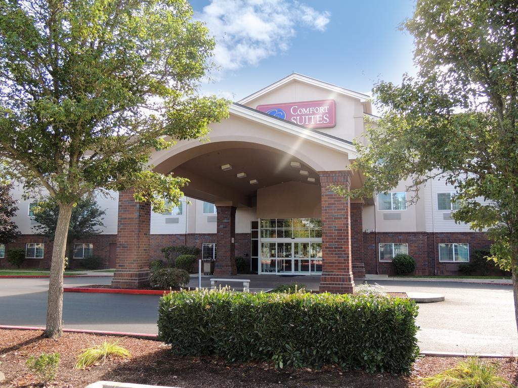 Comfort Suites Linn County Fairground And Expo Albany Exterior photo