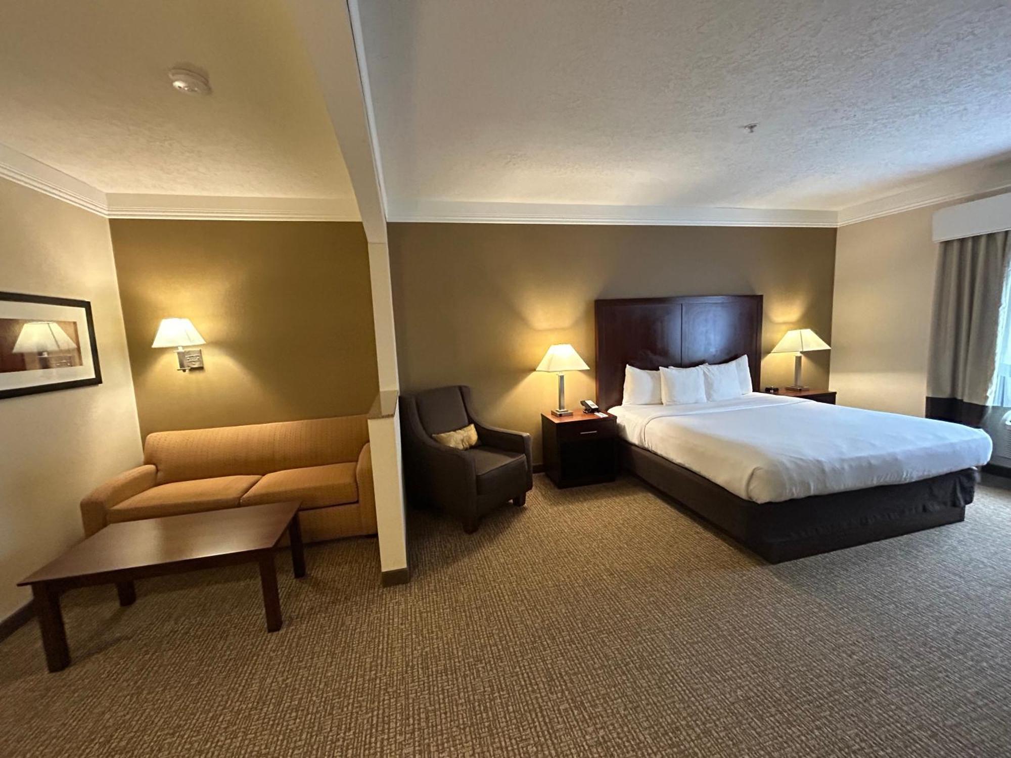 Comfort Suites Linn County Fairground And Expo Albany Exterior photo