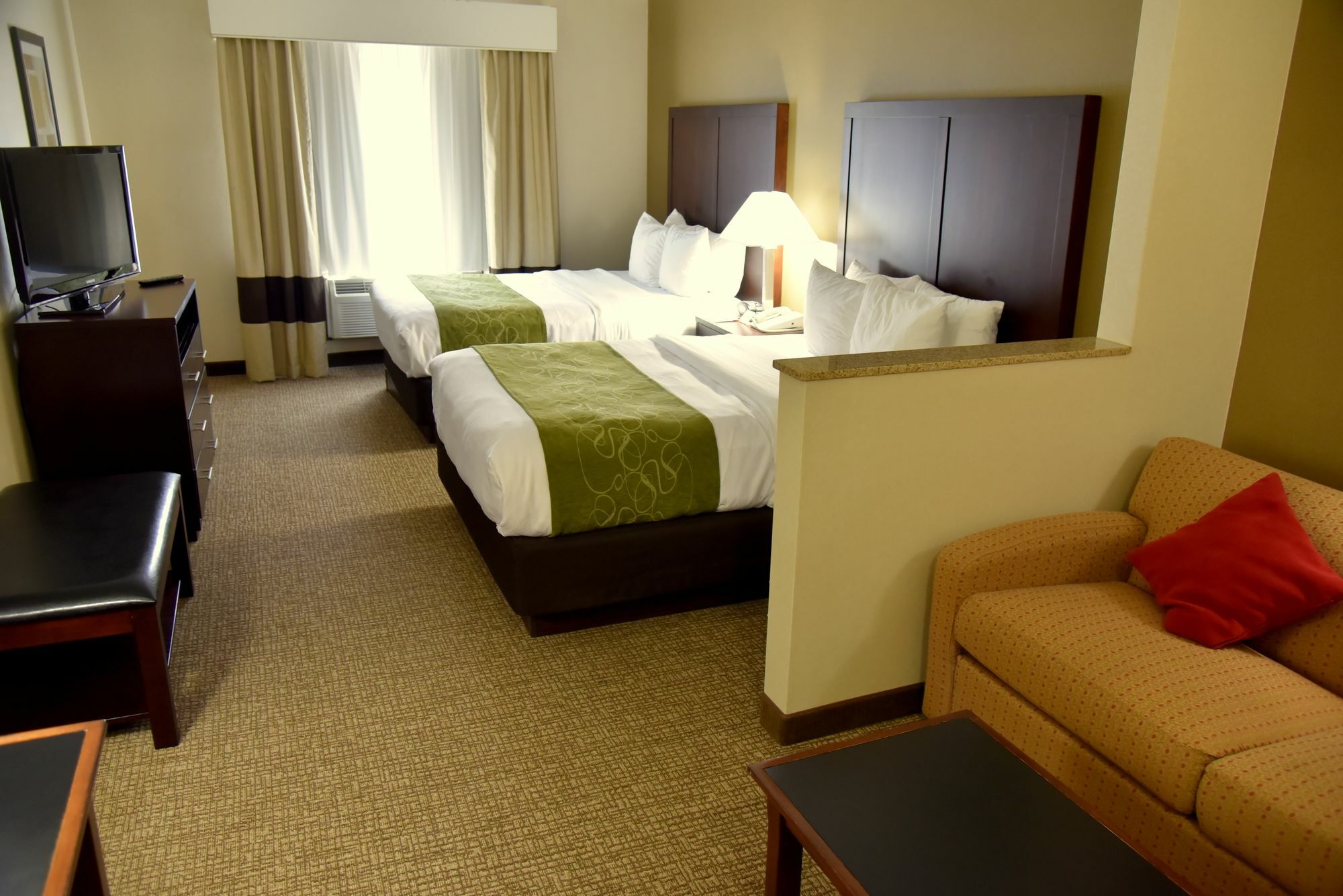 Comfort Suites Linn County Fairground And Expo Albany Exterior photo
